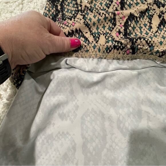 Pro Player Snake Print Wicking Sports Bra Built In Shelf Bra size M - Picture 7 of 11